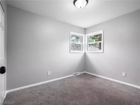 Bedroom - 327 Boston Ave, Elyria, OH 44035 photo 3 of 4