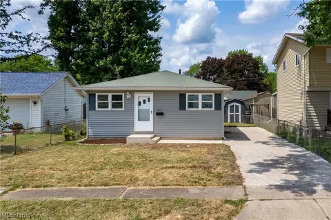 Exterior - 327 Boston Ave, Elyria, OH 44035 photo 5 of 5