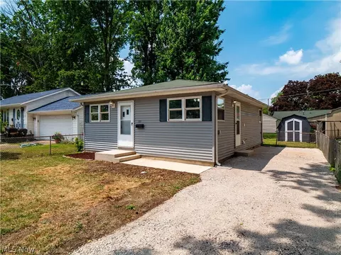 Exterior - 327 Boston Ave, Elyria, OH 44035 photo 2 of 5