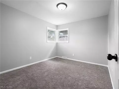 Bedroom - 327 Boston Ave, Elyria, OH 44035 photo 1 of 4