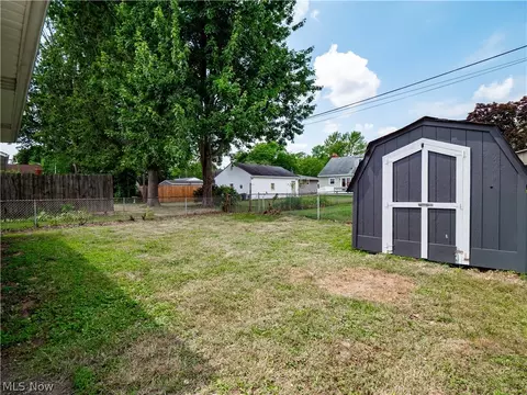 Exterior - 327 Boston Ave, Elyria, OH 44035 photo 3 of 5