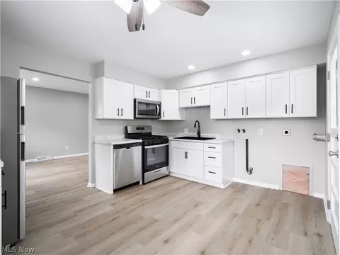 Kitchen - 327 Boston Ave, Elyria, OH 44035 photo 1 of 2