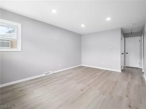Living - 327 Boston Ave, Elyria, OH 44035 photo 1 of 2