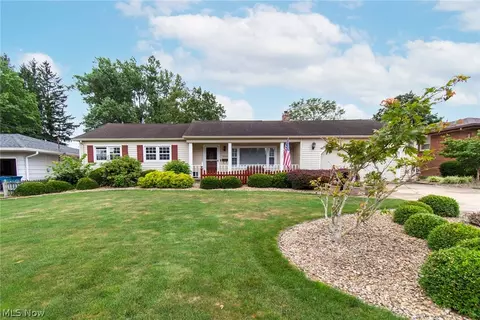 1505 Rosehedge Dr, Poland, OH 44514