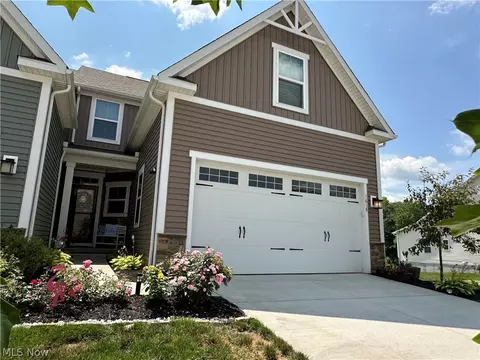 1618 Mud Brook Ln, Akron, OH 44313