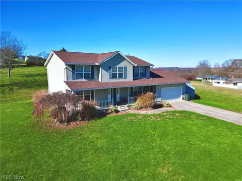 3723 Ridgeland Dr, Nashport, OH 43830
