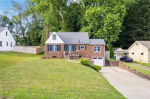 149 Everhard Rd SW, North Canton, OH 44709