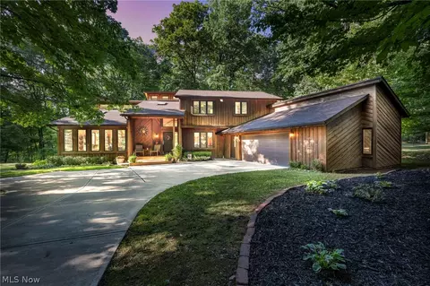 22851 Harms Rd, Euclid, OH 44143