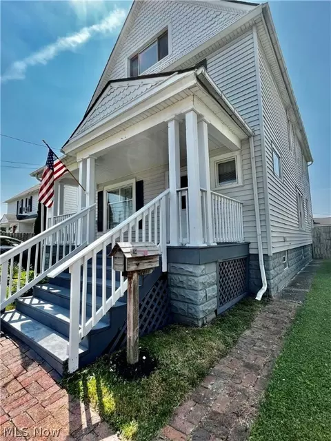 Exterior - 1618 W 8th St, Ashtabula, OH 44004 photo 3 of 4