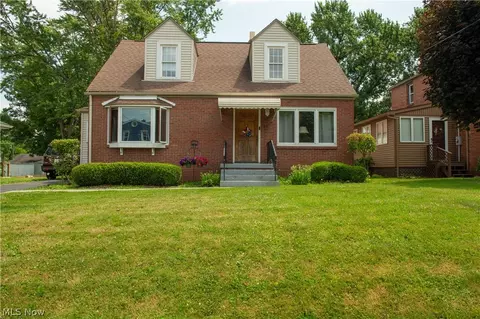 231 Princeton Ave, Hubbard, OH 44425