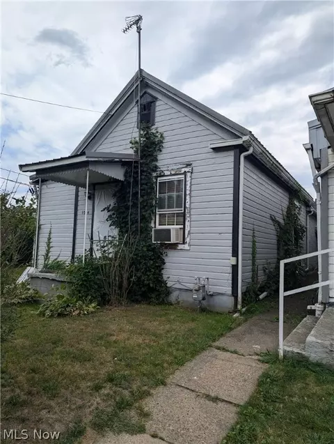 1014 Beech St, Wellsville, OH 43968