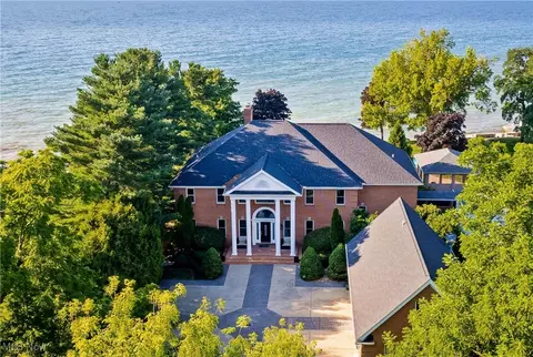 32662 Lake Rd, Avon Lake, OH 44012