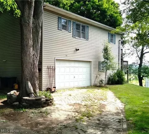 701 2nd St NE, New Philadelphia, OH 44663