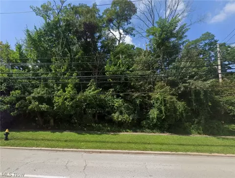 S Green Road, Cleveland, OH 44121