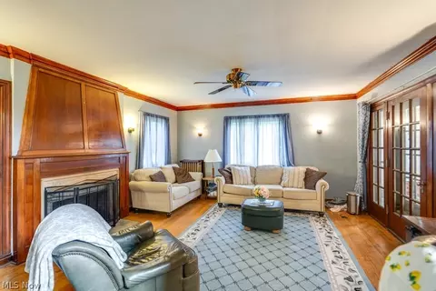 267 E 271st St, Euclid, OH 44132 photo 2