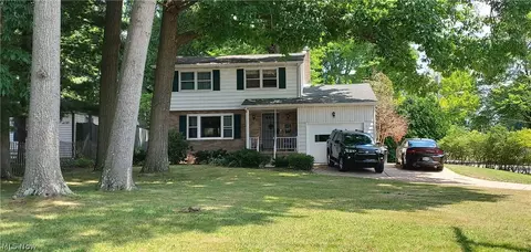 4637 Yarmouth Ln, Youngstown, OH 44512