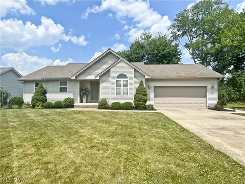 34 Cherokee Ln, Columbiana, OH 44408
