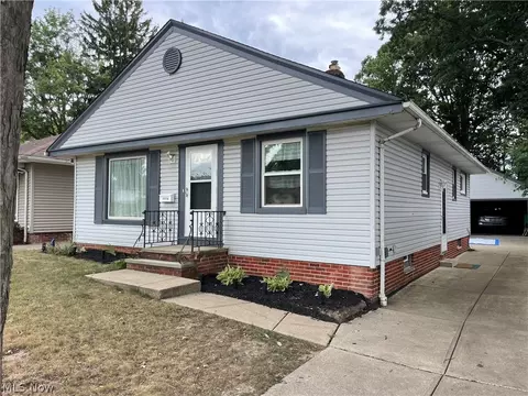 5554 Cumberland Dr, Cleveland, OH 44125