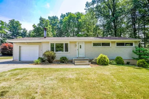 6738 Lutz Ave NW, Massillon, OH 44646