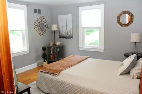 Bedroom - 331 Ewing Rd, Boardman, OH 44512 photo 5 of 6