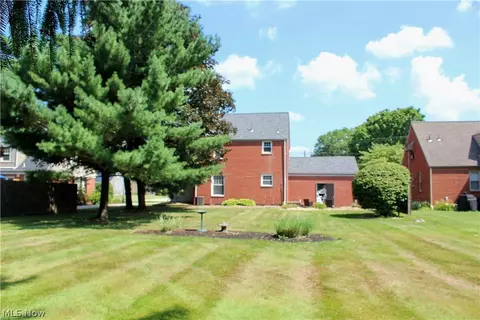 Exterior - 331 Ewing Rd, Boardman, OH 44512 photo 3 of 5