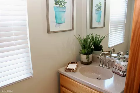 Bath - 331 Ewing Rd, Boardman, OH 44512 photo 1 of 4