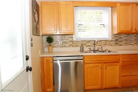 Kitchen - 331 Ewing Rd, Boardman, OH 44512 photo 3 of 3