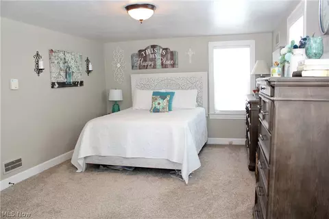 Bedroom - 331 Ewing Rd, Boardman, OH 44512 photo 2 of 6