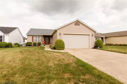 38230 Misty Mdw, North Ridgeville, OH 44039
