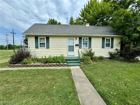 136 W Florida Ave, Sebring, OH 44672