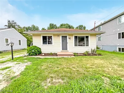 488 Massillon Rd, Akron, OH 44306