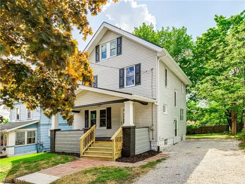 2164 11th St SW, Akron, OH 44314