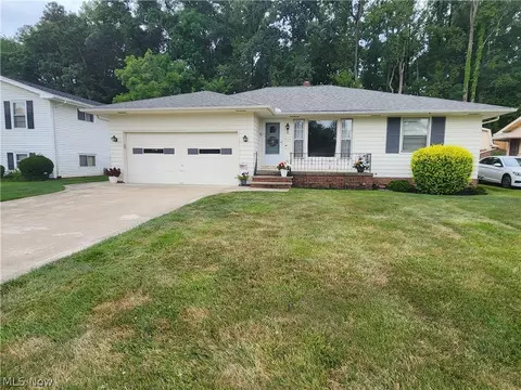 9110 Mckinley Dr, Northfield, OH 44067