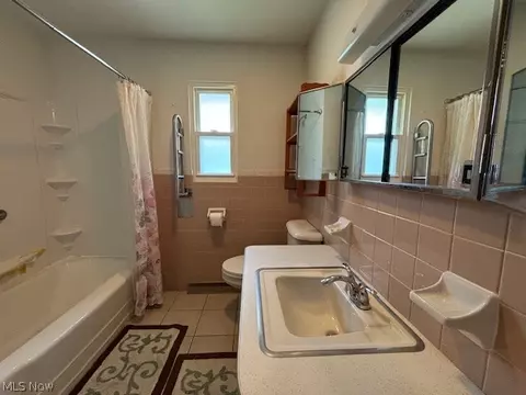 Bath - 731 E Waterloo Rd, Akron, OH 44306 photo 1 of 1