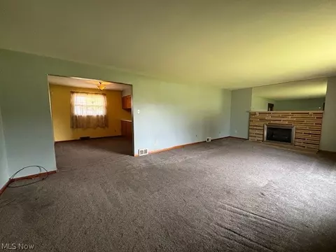 Living - 731 E Waterloo Rd, Akron, OH 44306 photo 2 of 3