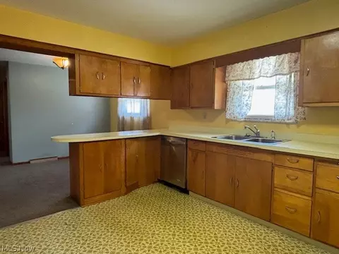 Kitchen - 731 E Waterloo Rd, Akron, OH 44306 photo 1 of 3