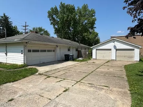 Exterior - 731 E Waterloo Rd, Akron, OH 44306 photo 1 of 1