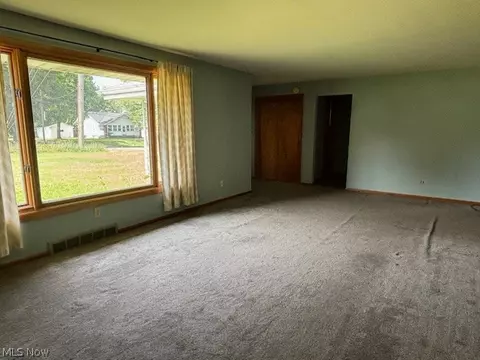 Living - 731 E Waterloo Rd, Akron, OH 44306 photo 3 of 3