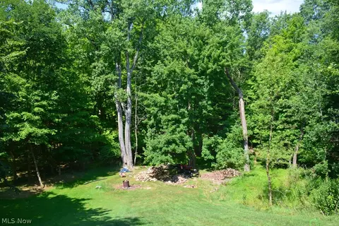 Exterior - 2546 Ash Rd, Willoughby, OH 44094 photo 6 of 6
