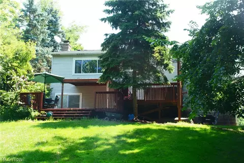 Exterior - 2546 Ash Rd, Willoughby, OH 44094 photo 3 of 6