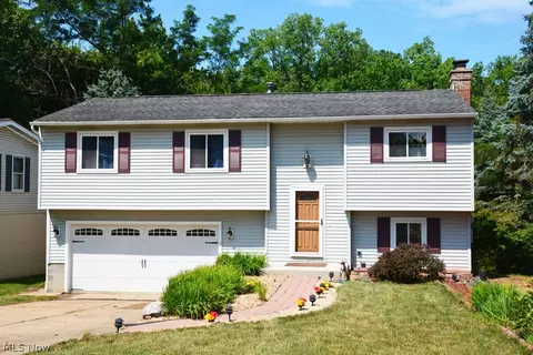 2546 Ash Rd, Willoughby, OH 44094