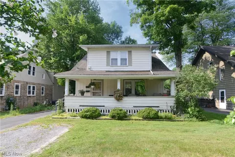 17 Massachusetts Ave, Youngstown, OH 44514