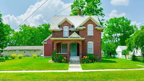 41 High St, Seville, OH 44273