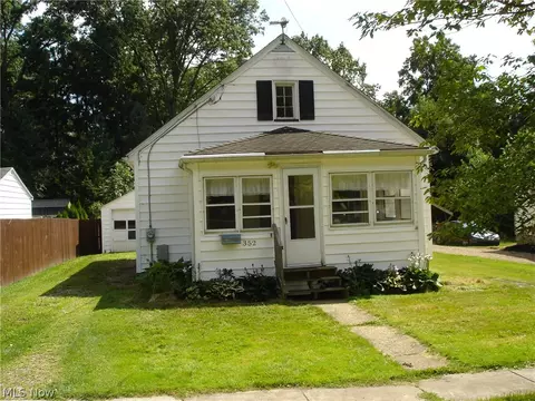 352 E Central Ave, Ravenna, OH 44266