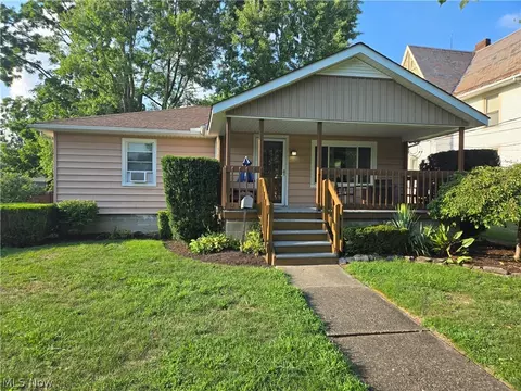 115 Grove St, Wellington, OH 44090