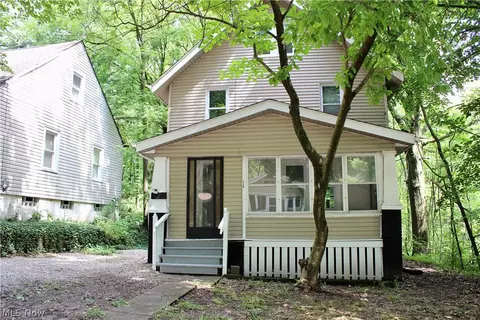 719 Roselle Ave, Akron, OH 44307