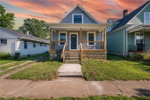 1708 W Madison St, Sandusky, OH 44870