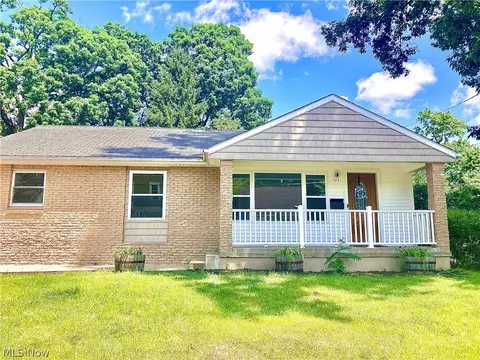 523 Keenan Ave, Cuyahoga Falls, OH 44221