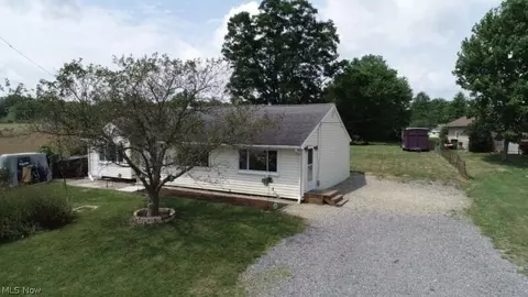 2807 Warren Burton Rd, Southington, OH 44470