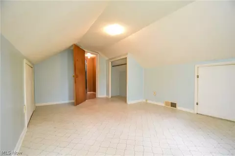Bedroom - 420 7th St, Struthers, OH 44471 photo 11 of 13